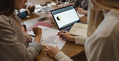 The Future of HR: Balancing AI Efficiency with Trust in 2026