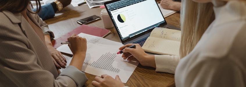 The Future of HR: Balancing AI Efficiency with Trust in 2026